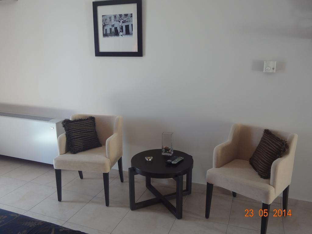 Aegea Hotel Karystos  Rum bild